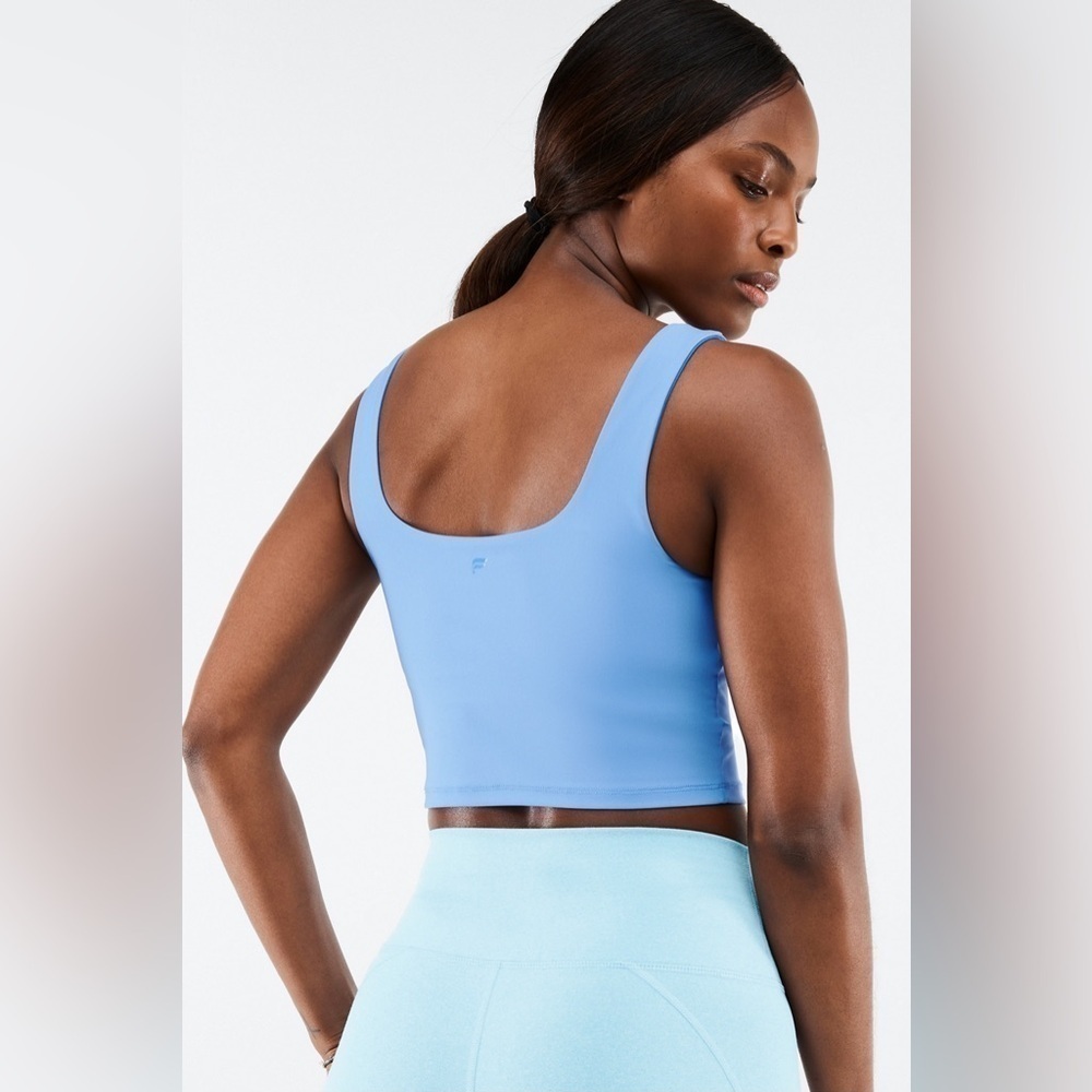 NWT fabletics fresh air Lydia built-in sports bra long line crop tank L - Picture 3 of 10